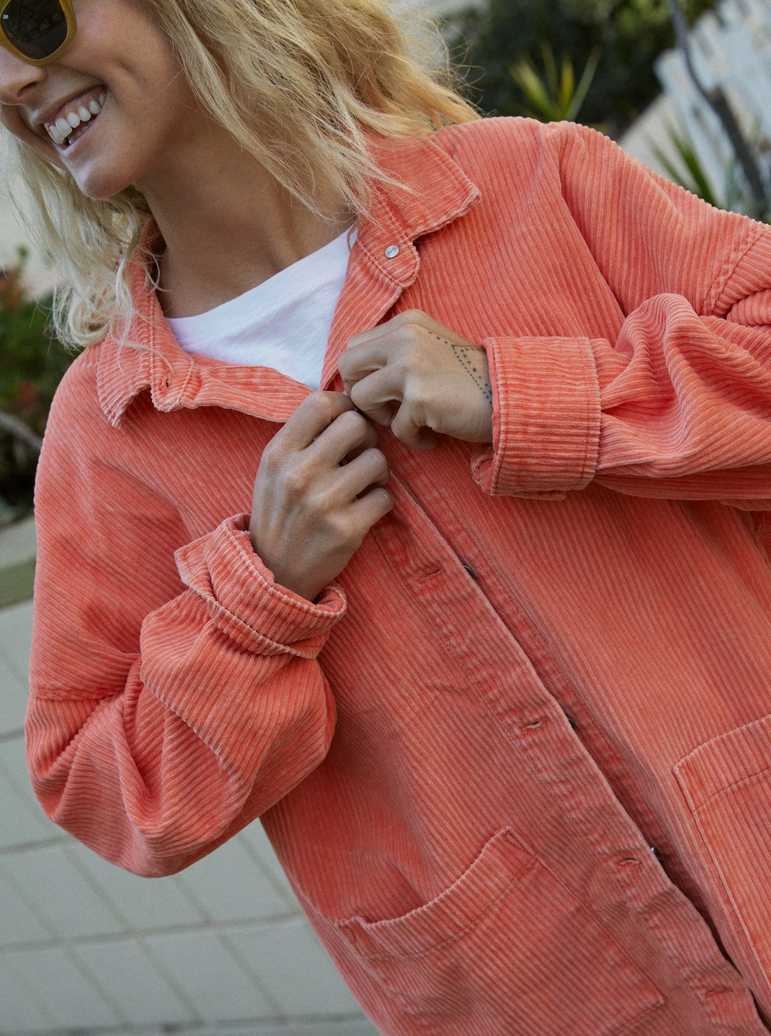 Chemise Manches Longues En Velours Côtelé Roxy KICK BACK WASHED CORD - Tigerlily 4 Chemise Manches Longues En Velours Côtelé Roxy KICK BACK WASHED CORD - Tigerlily – Image 2